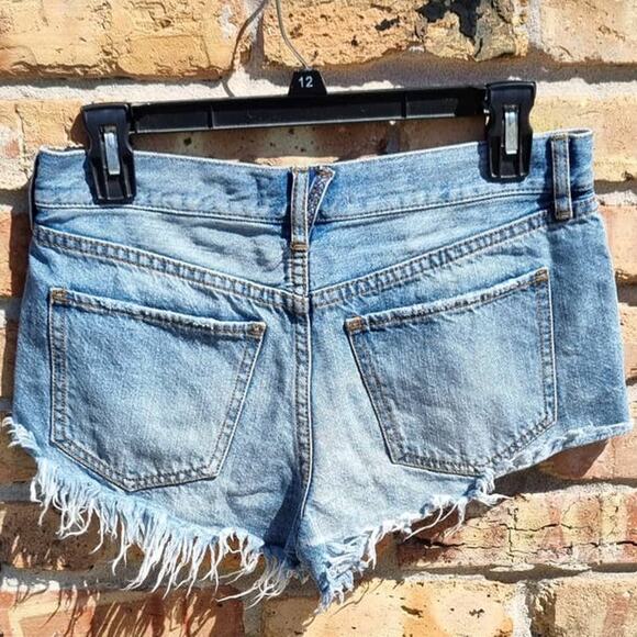 Free People We The Free Soft & Relaxed Cut Off Shorts Size 25 - Picture 3 of 10